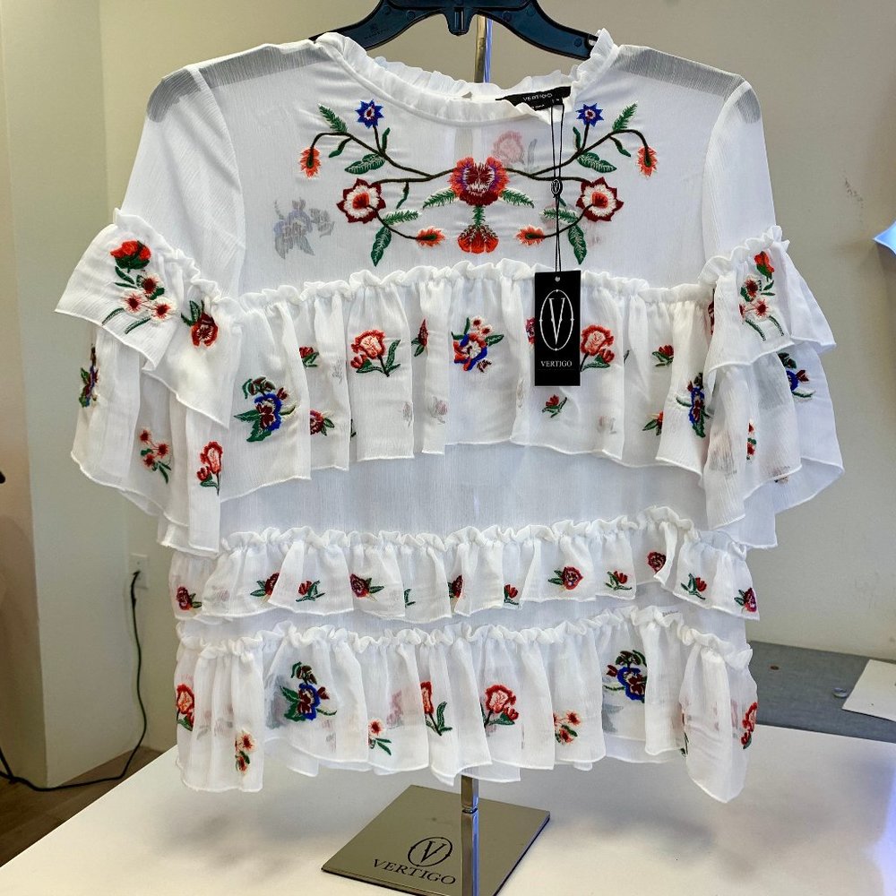 ✨NWT✨ Vertigo Paris Chiffon Ruffly Floral Blouse